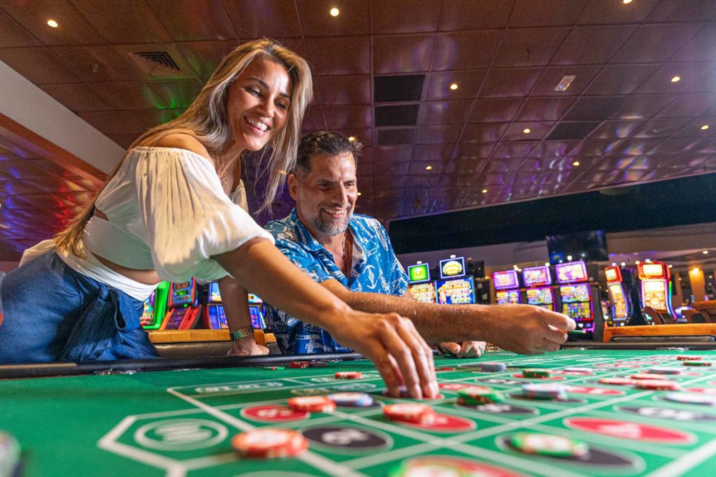 roulette table at casino royale in st maarten